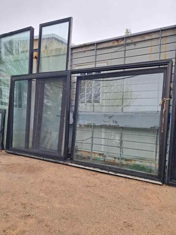 Ventanas y Puertas Corredizas de Aluminio