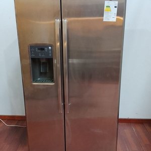 Heladera GE Doble Puerta Acero Inoxidable con Dispensador - imagen 1