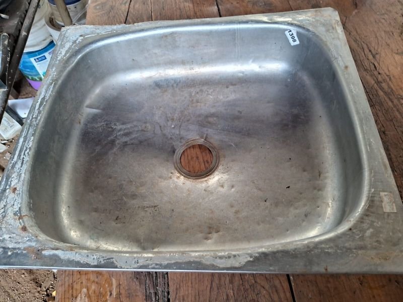 Lote siguiente: Pileta de acero inoxidable para baño