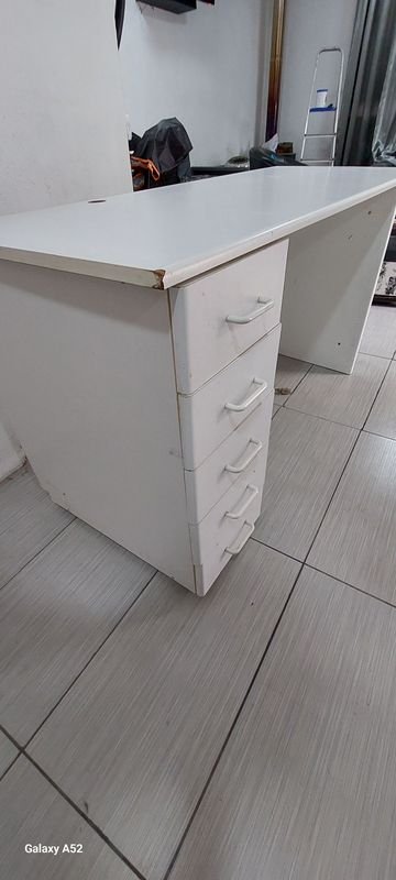 Escritorio blanco en MDF de excelente calidad - imagen 6