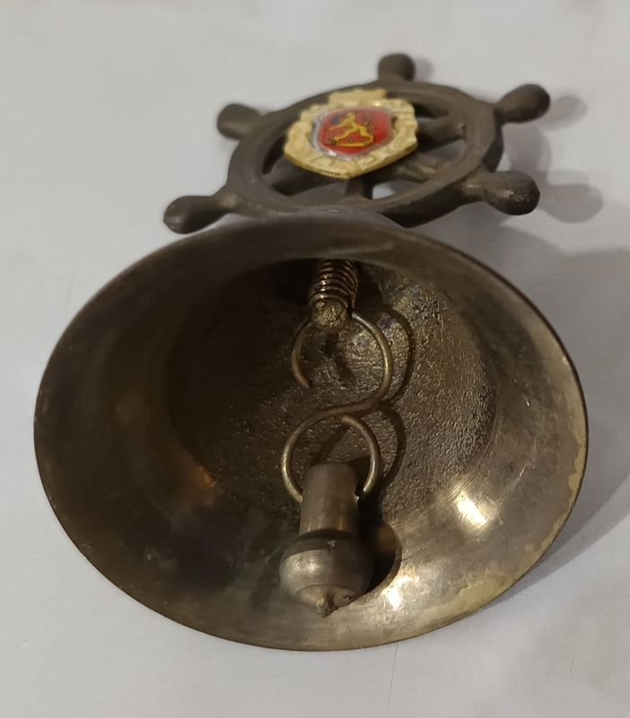 Campanilla de Bronce Decorativa con Timón y Escudo - imagen 2