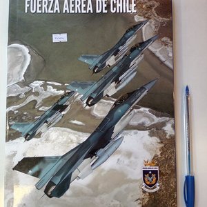 Libro "Fuerza Aérea de Chile" con Fotografías Impresionantes - Tapa Dura - imagen 1