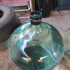Lote siguiente: Damajuana Antigua de Vidrio Verde - Capacidad 60 Litros