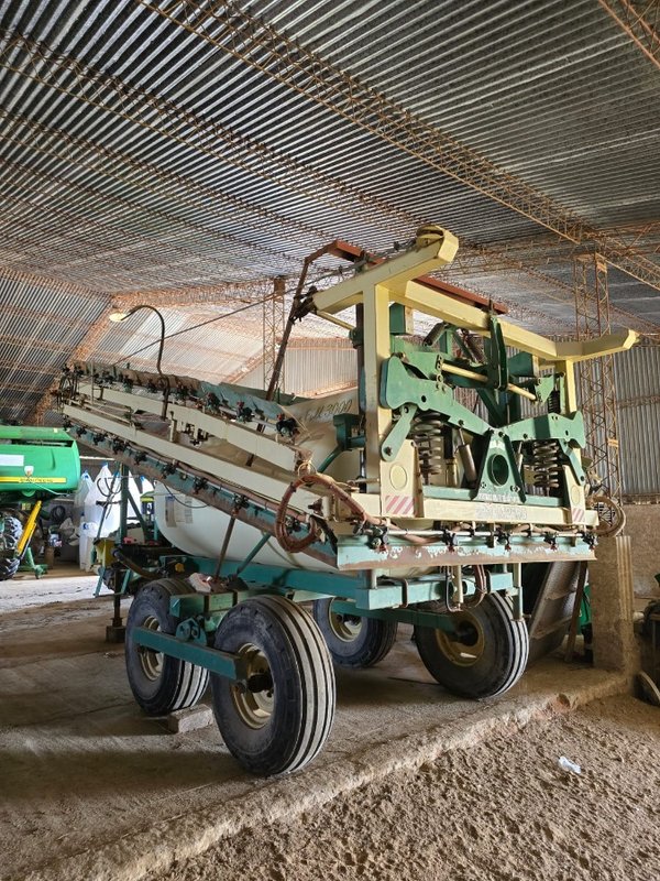 Fumigadora Pampero Tetra Full de 3.000 litros para agricultura - imagen 4