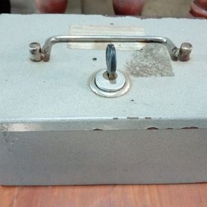 Lote anterior: Caja Fuerte Chica Metálica Portátil con Llave