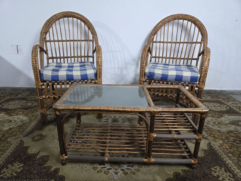 Lote anterior: Juego de living en mimbre completo con mesa ratona y sillones