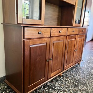 Aparador con Alzada de Madera Oscura, 8 Puertas y 4 Cajones - imagen 4