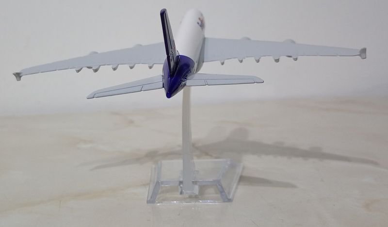 Avión Boeing 747 modelo de FedEx a escala - imagen 4