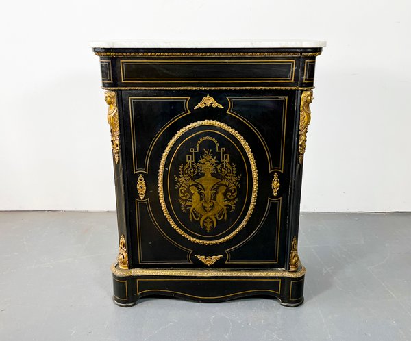 Chifonier Estilo Napoleón III Ebonizado con Bronce y Mármol Blanco - imagen 1