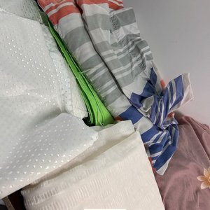 Juego de Sábanas y Cortina de Ducha Estampadas - imagen 1