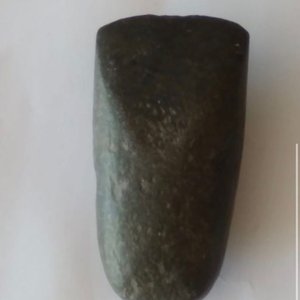 Piedra Tallada para Herramienta o Punta de Flecha - Pieza Única - imagen 1