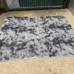 Lote anterior: Alfombra Shaggy Gris Oscuro y Negro