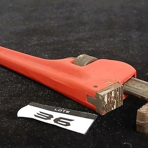 Lote de Herramientas: Afilador de Mechas, Juego de Brocas para Madera y Llaves Stilson y Fijas - imagen 2