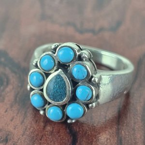Lote siguiente: Anillo Antiguo de Plata con Turquesas