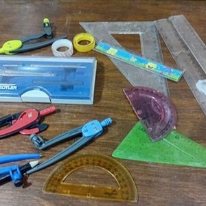 Set de Geometría: Reglas, Escuadras, Compases y Transportador - imagen 4