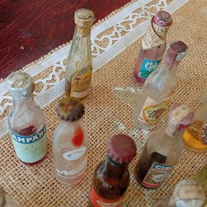 Lote de 19 Mini Botellitas Antiguas de Colección - imagen 5