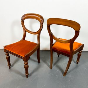 Par de Sillas Inglesas de Caoba con Asiento de Pana Naranja - imagen 4