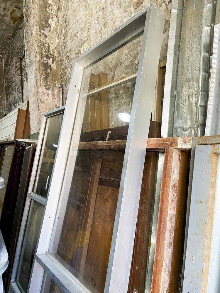 Dos Ventanas Fijas de Aluminio y Vidrio Usadas