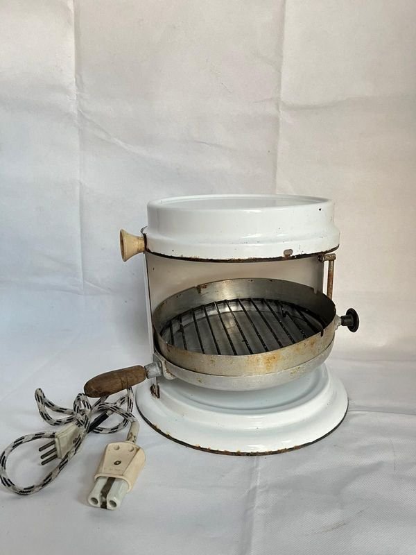 Lote siguiente: Churrasquita eléctrica esmaltada antigua - Electrodomésticos