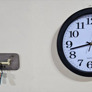 Lote de Velas, Relojes, Llavero, Cuadro de Perro y Murales - imagen 2