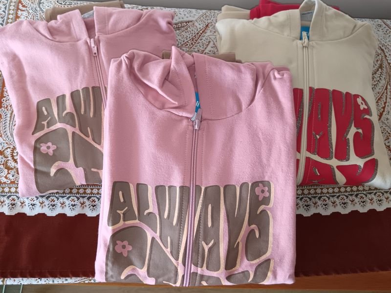 Conjunto de ropa para niña con felpa y camperas - imagen 3