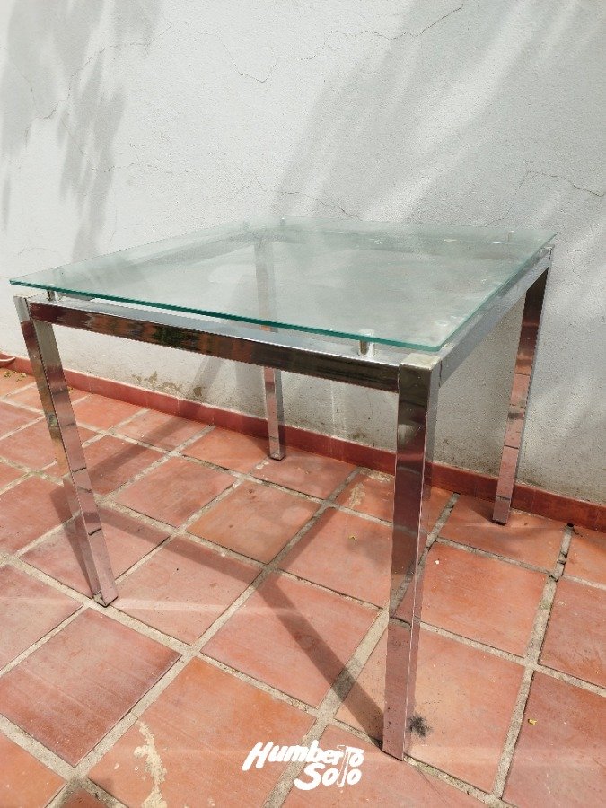 Mesa Cuadrada Base Cromada y Tapa de Vidrio