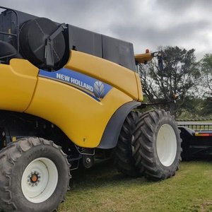 Cosechadora New Holland 9080 Amarilla - imagen 2