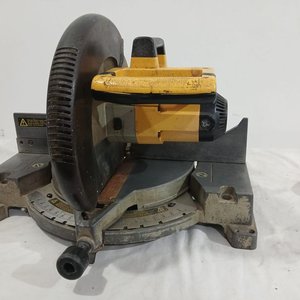 Ingletadora DeWalt 12" DW705-44 Usada - imagen 2