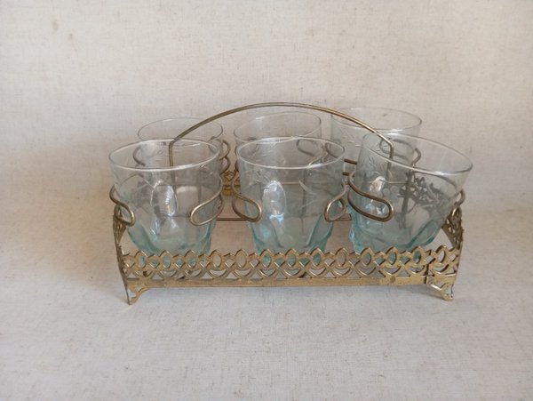 Soporte metálico para vasos con diseño único - imagen 2