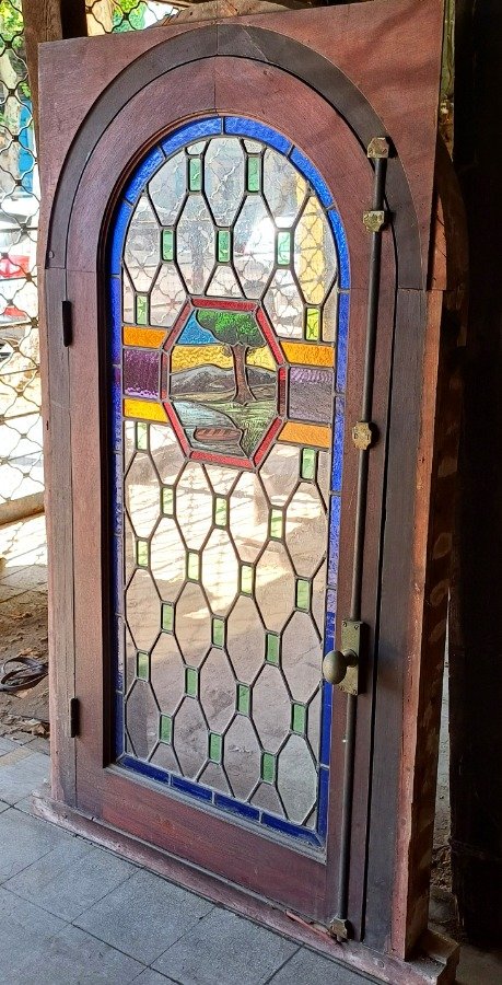 Ventana antigua con vitraux en excelente estado - imagen 5