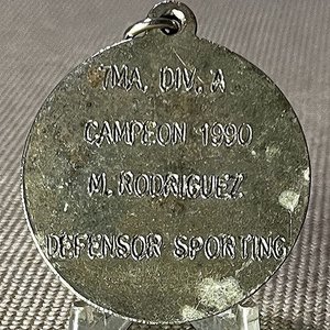 Medalla Campeón Fútbol 7ma División Defensor Sporting AUF 1990 - imagen 2