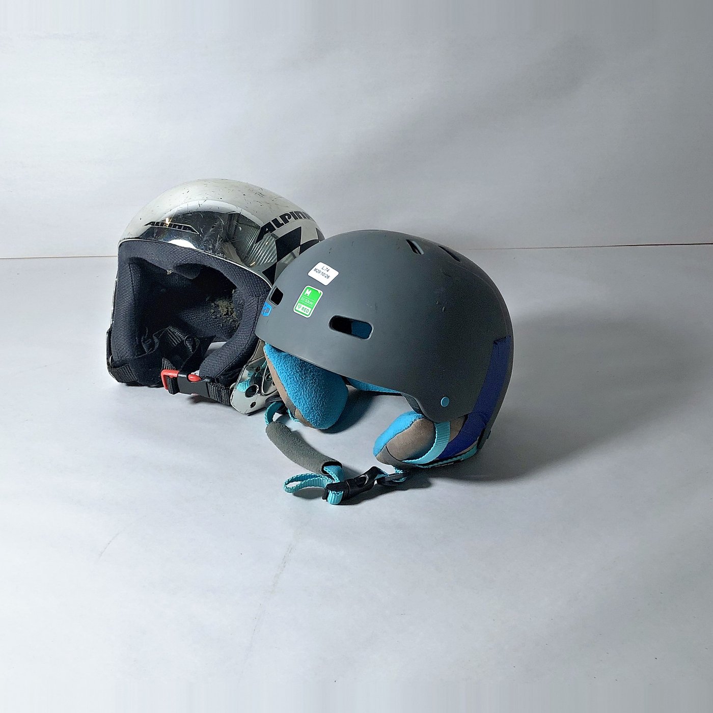 Dos Cascos para Bicicleta o Esquí