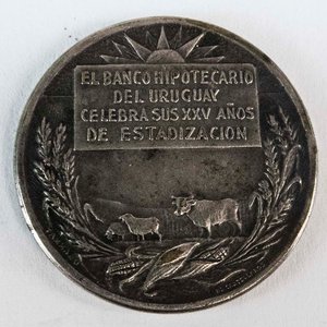 Lote siguiente: Medalla Conmemorativa Banco Hipotecario Uruguay 25 Aniversario 1912-1937