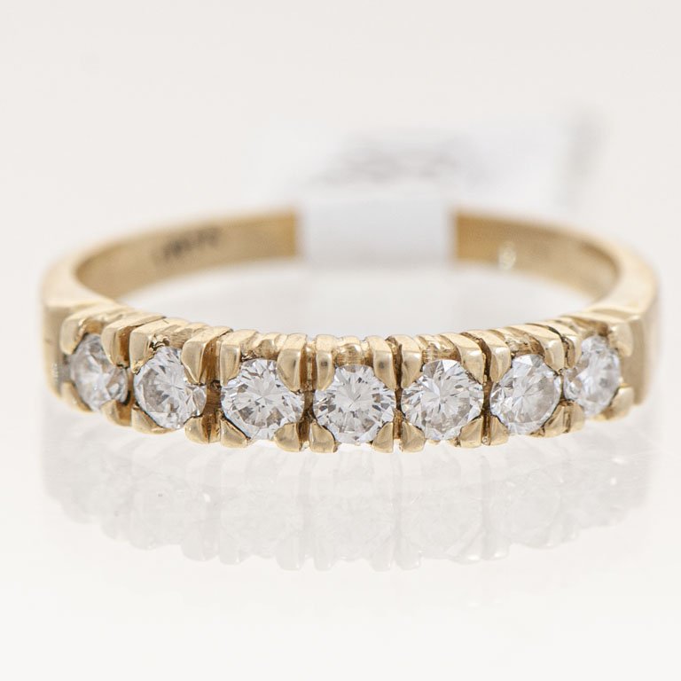 Lote siguiente: Anillo de oro 18k con diamantes