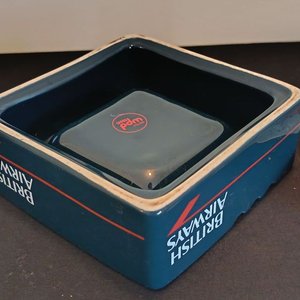 Cenicero British Airways de Cerámica y Caja Metálica Marlboro - imagen 6