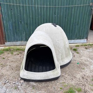 Lote siguiente: Casita para Perro Grande Igloo