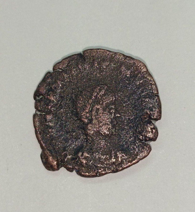 Moneda Romana Antigua Imperio Bajo Teodosiano Bronce 1.4g