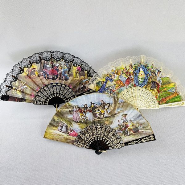 Tres abanicos vintage con escenas tradicionales españolas decorados a mano - imagen 1