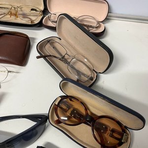 Lote de 9 Pares de Lentes y Estuches Variados - imagen 7