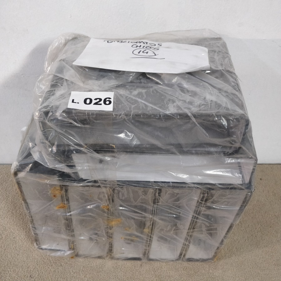 Lote siguiente: Biblio Ratos Figuritas Decorativas