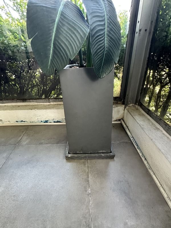 Maceta de decoración rectangular con planta artificial - imagen 3
