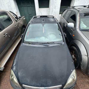 Chevrolet Montana 1.8 Pickup Negra - imagen 4