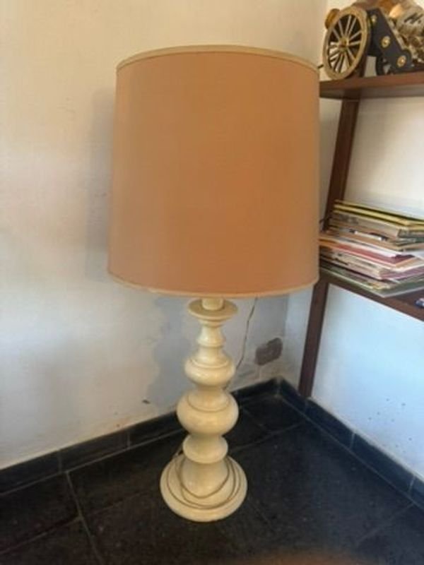 Lámpara de mesa en madera con pantalla de papel - imagen 5