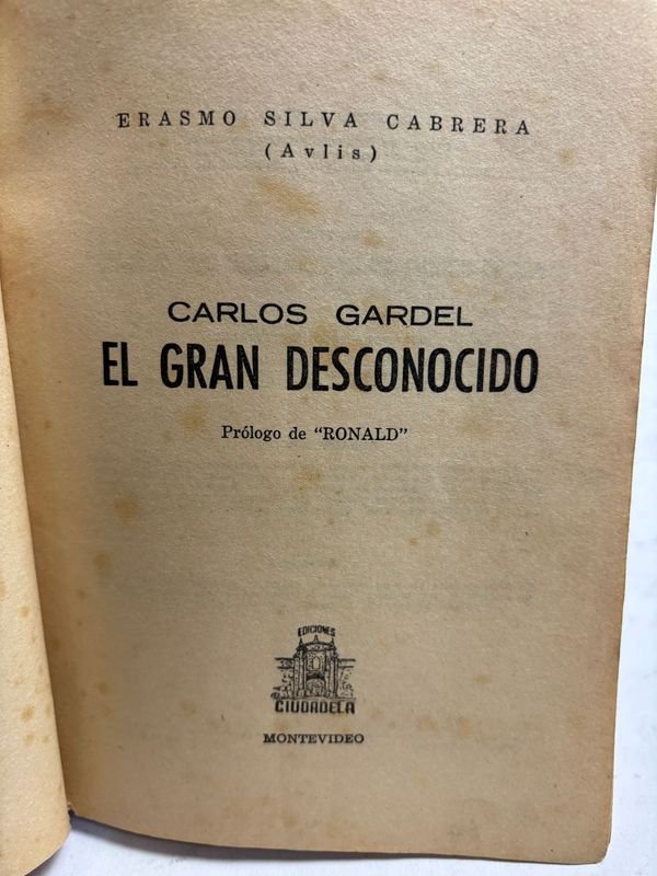 Colección de libros antiguos con contenido histórico - imagen 9