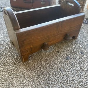 Cajón de Madera Rústico con Asas y Patas - imagen 1