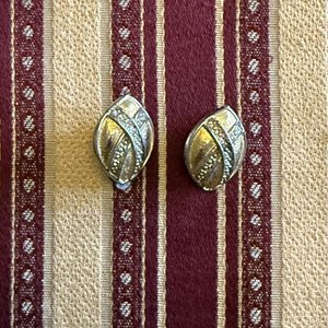 Lote Surtido de Collares, Aretes, Broches y Anillos con Caja - imagen 7