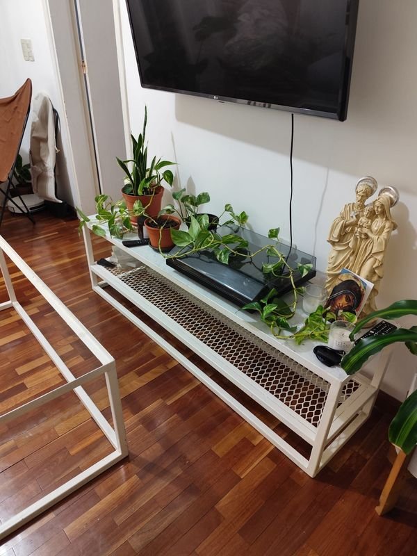 Rack de hierro con base de mármol para hogar - imagen 1