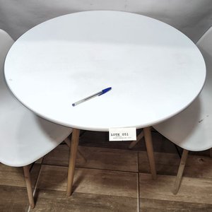 Juego Desayunador Eames Mesa Redonda Blanca con Dos Sillas Patas de Madera - imagen 4