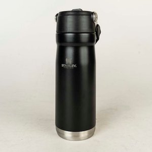 Lote siguiente: Botella Térmica Stanley Negra 23 cm