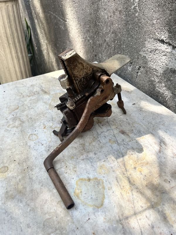 Encorchadora de metal para mesa en venta - imagen 4